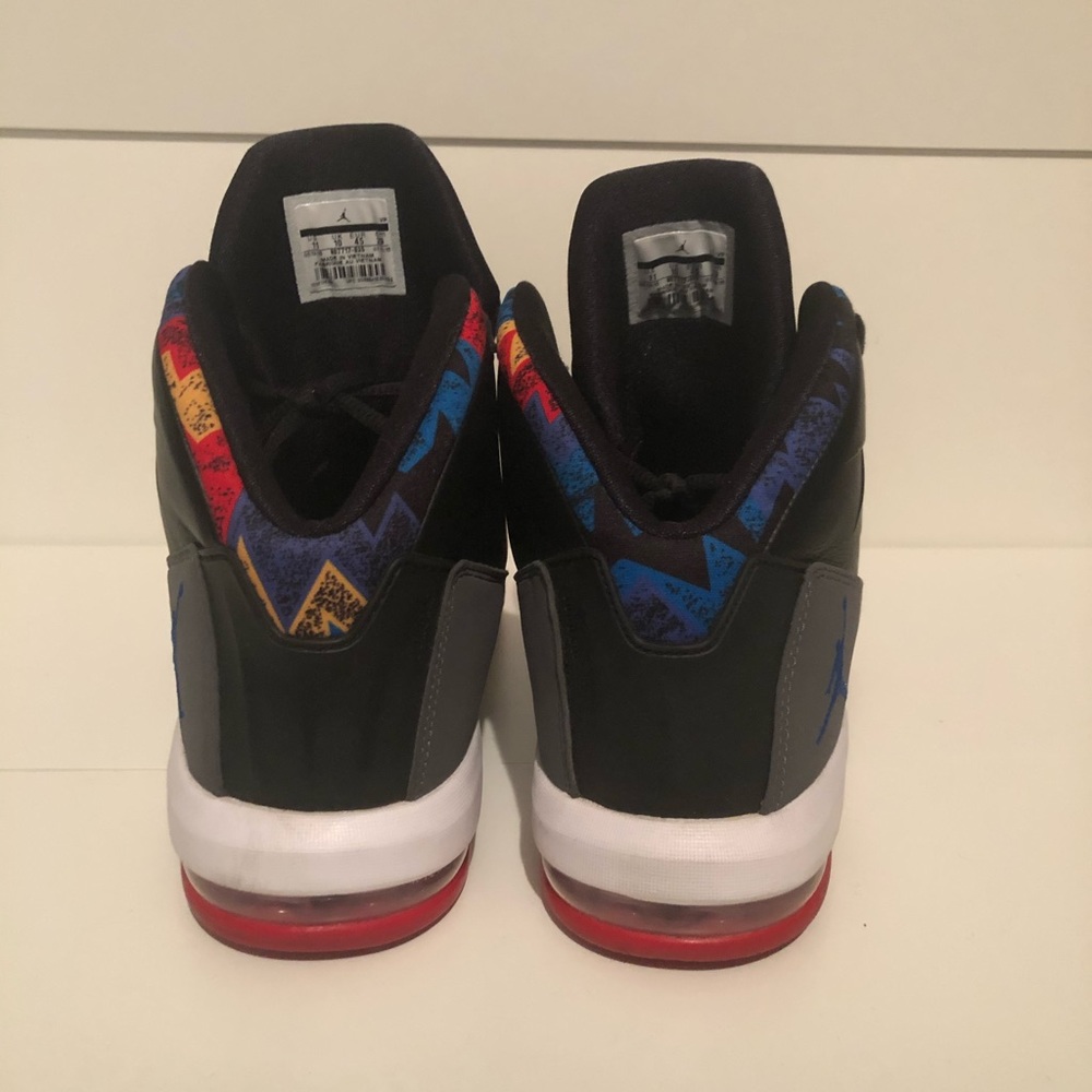 Air Jordan tennis shoes - Picture 4 of 5